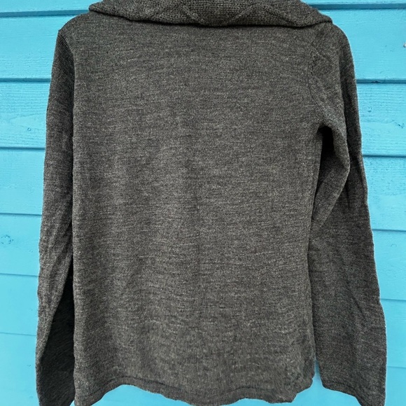 Carole Little 100% Merino Wool Ladies Grey sweater. Size Medium. - Picture 3 of 7